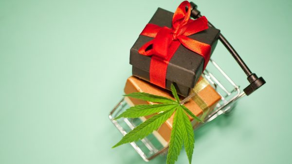 ﻿ Cannabis products make great gifts during the holiday season. We examined shopping trends* before, during, and after the holidays in 2021.